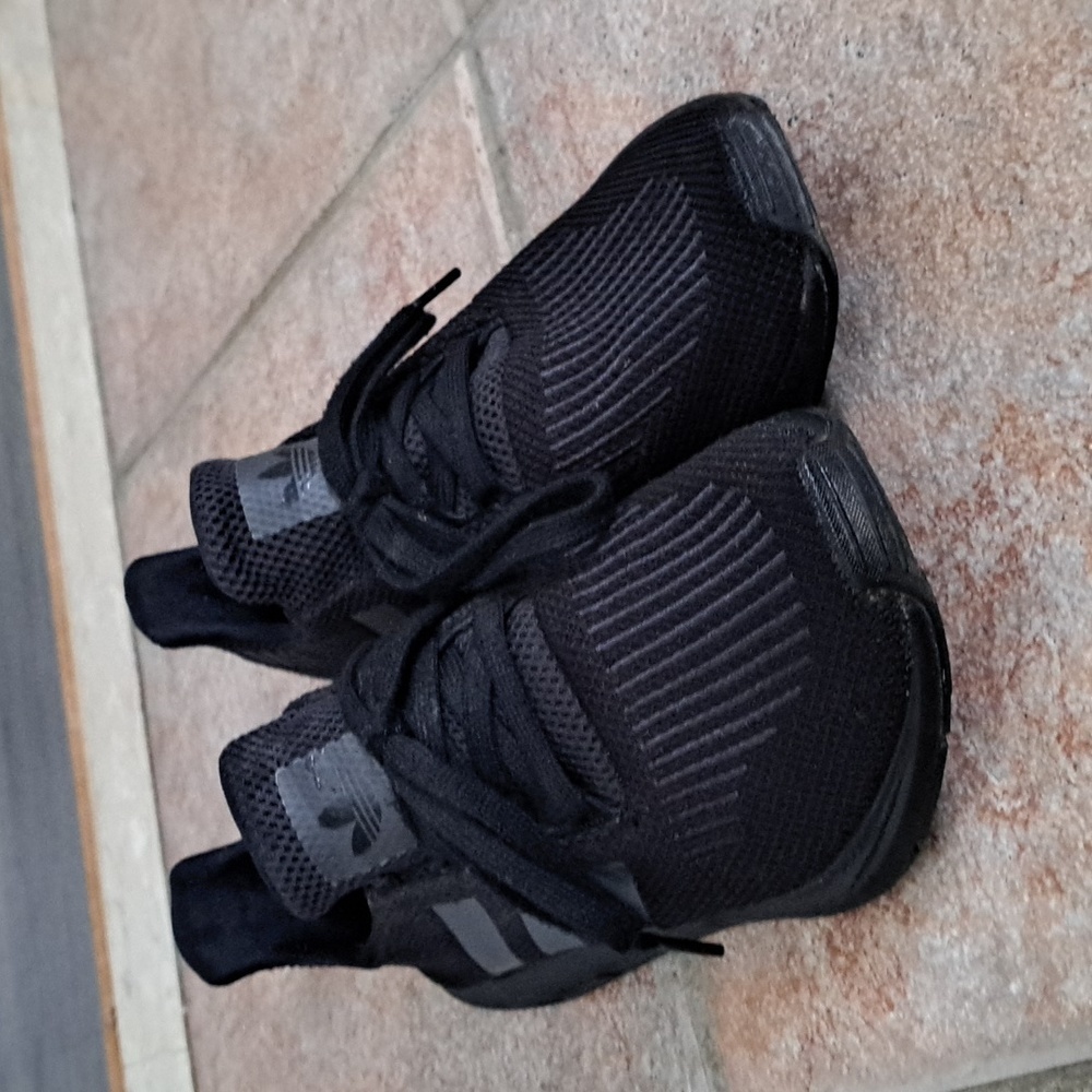 Adidas Size 4.5J/6W